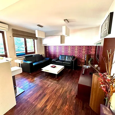 Apartment Lux Next To Metro