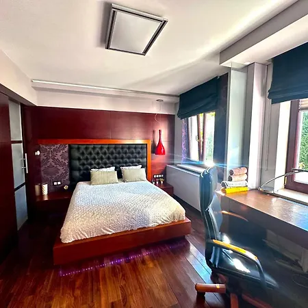 Appartamento Lux Next To Metro Varsavia